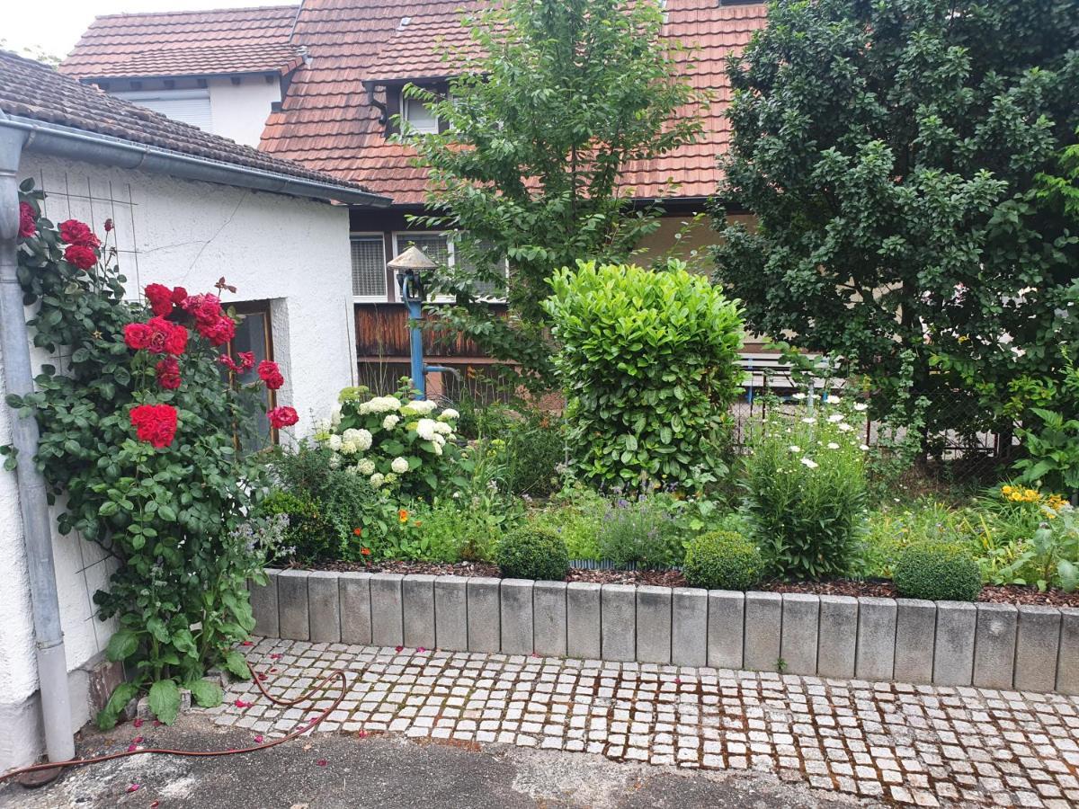 Villa Kleines Bauernhaus Mit Nostalgischem Flair à Rheinhausen Extérieur photo