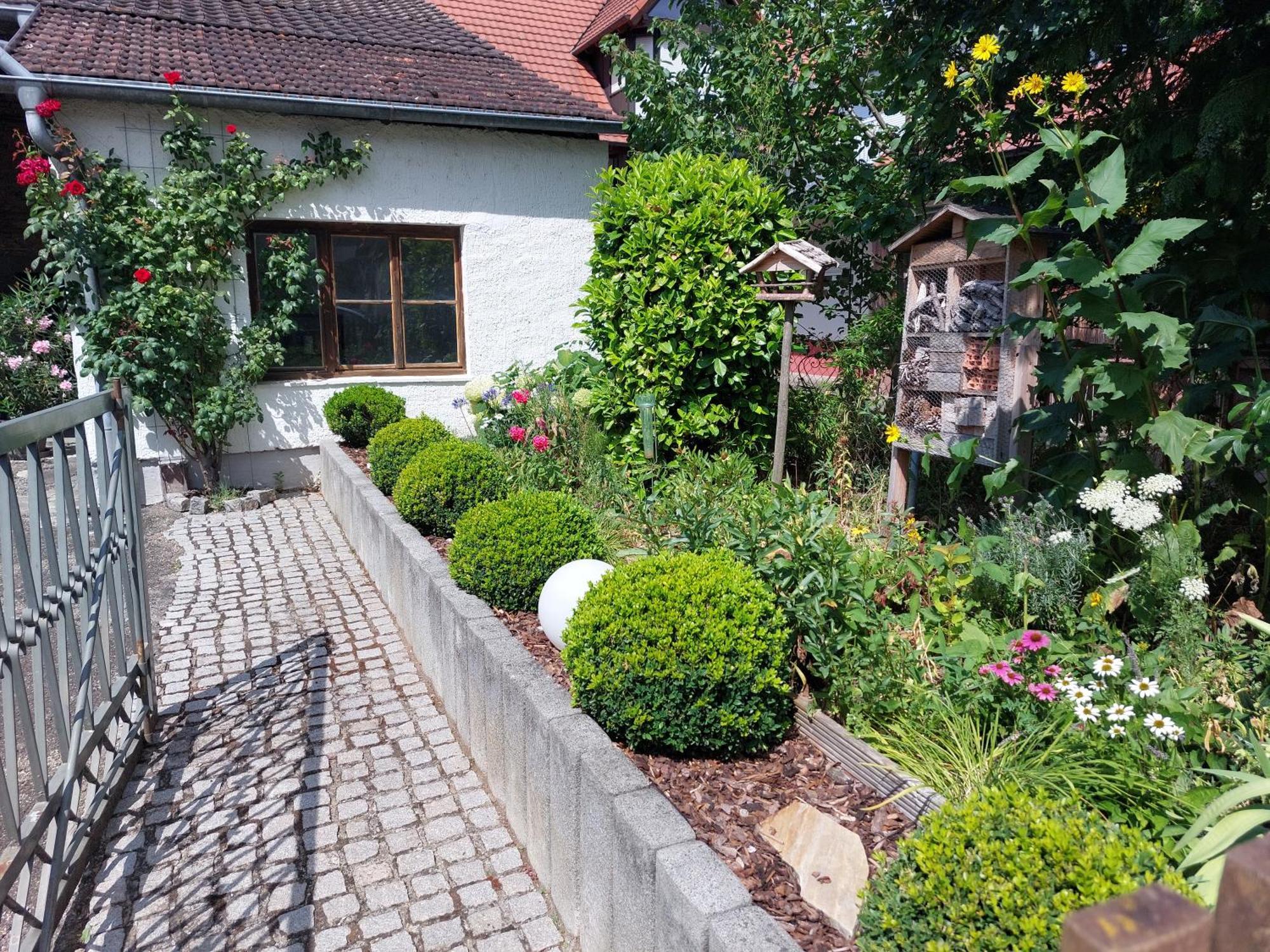 Villa Kleines Bauernhaus Mit Nostalgischem Flair à Rheinhausen Extérieur photo